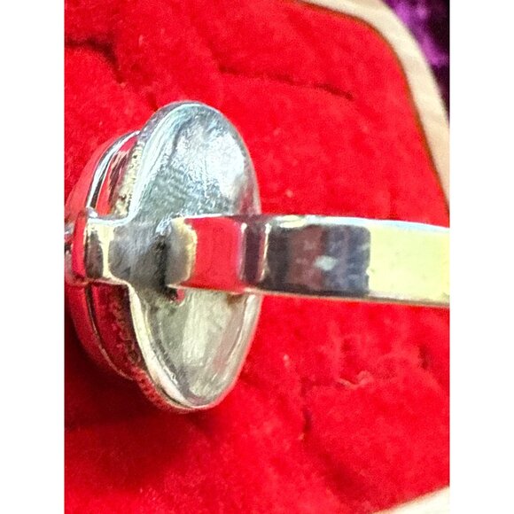 Vintage Silver Poison Ring Green Gemstone & Hidden Compartment Size 6. - Picture 5 of 10
